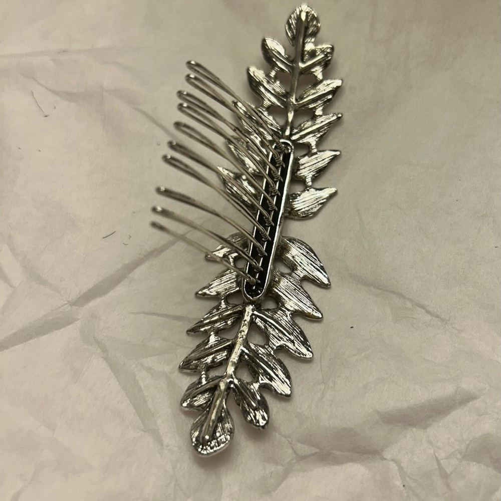 Silver Leaf Hair Piece - Picture 3 of 3